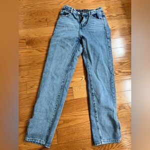 PRETTY LITTLE THING straight leg jeans with slit in sides